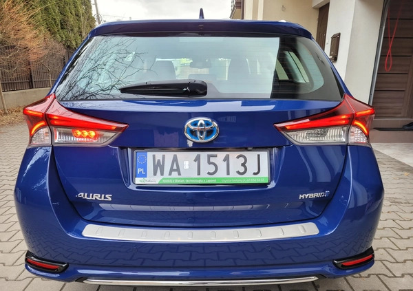 Toyota Auris cena 74999 przebieg: 61230, rok produkcji 2017 z Warszawa małe 301